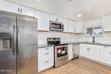 723 E 2nd St, Mesa, AZ 85203 - photo 2