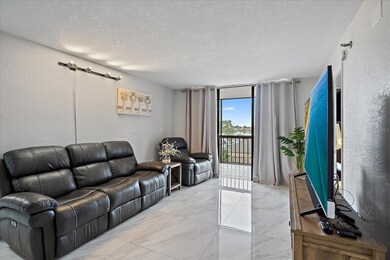 Wanamaker House unit 305, Port Charlotte, FL 33952 - photo 3