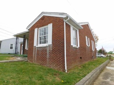 220 Montrose Ave, Harrodsburg, KY 40330 - photo 6