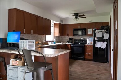 832 E 15th St N, Newton, IA 50208 - photo 5