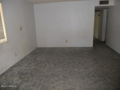 023-344341 family room (3)