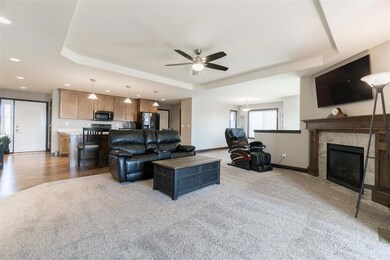 3507 Bluebird Dr SW, Cedar Rapids, IA 52404 - photo 3