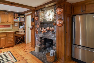 7 Nicholson St, Marblehead, MA 01945 - photo 3