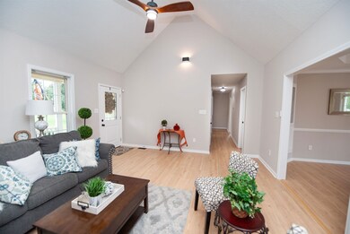 240 Lisa Ct, Boiling Springs, SC 29316 - photo 6