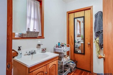 39141 Richardson Gap Rd, Scio, OR 97374 - photo 2