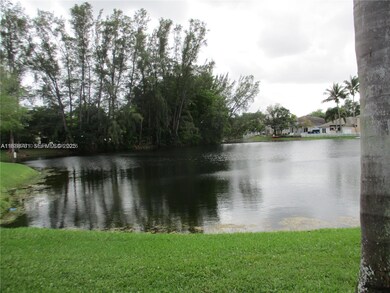 1760 Bayberry Dr, Pembroke Pines, FL 33024 - photo 4