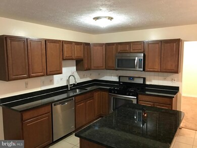 7210 Willow Hill Dr, Capitol Heights, MD 20743 - photo 3