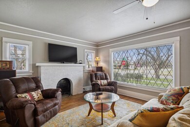 202 Bellevue Dr, Cleburne, TX 76033 - photo 5