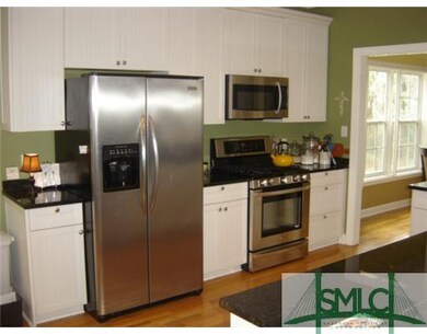 Kitchen. Spacious kitchen with lots of granite cou