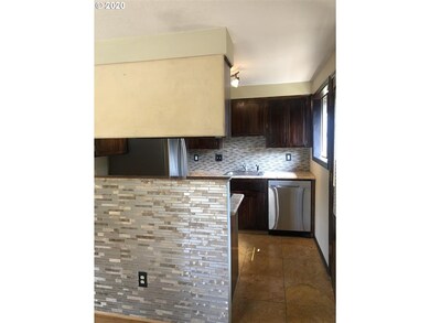 1020 Snidow Dr, West Linn, OR 97068 - photo 6