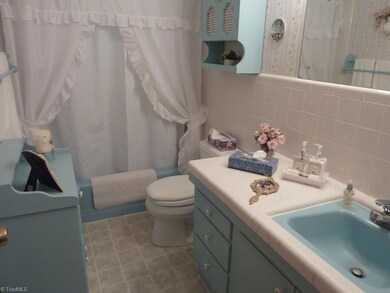 3106 Corina Cir, Archdale, NC 27263 - photo 5