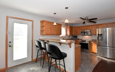 351 E Quail Run, Oak Creek, WI 53154 - photo 7