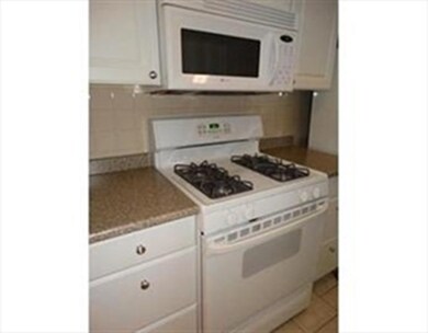 916 Windsor Dr unit 916B, Framingham, MA 01701 - photo 6