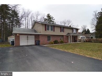 312 Lake Front Dr, Orwigsburg, PA 17961 - photo 2