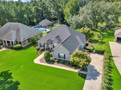 1711 River Pointe Dr, Albany, GA 31701 - photo 3