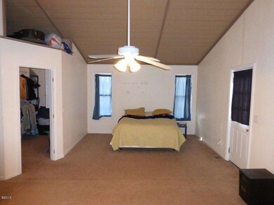 8 Master Suite.JPG