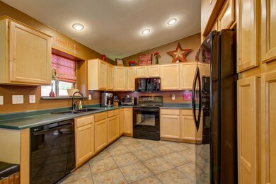 2015 E Smoke Tree Rd, Gilbert, AZ 85296 - photo 5