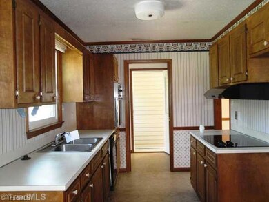 unlisted-address, Statesville, NC 28625 - photo 5