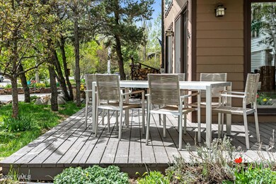 1664 Deer Blvd-033-005-Patio-MLS_Size