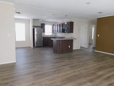 38108 Vinson Ave, Zephyrhills, FL 33542 - photo 5