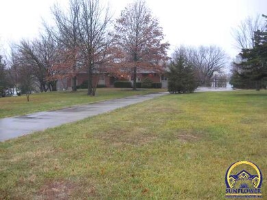 8135 SW 61st St, Topeka, KS 66610 - photo 2