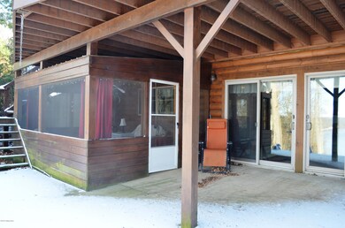 e screened in patio