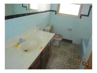 818 Rosemore Ave, Columbus, OH 43213 - photo 6