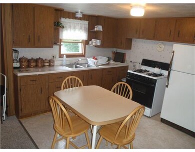 Kitchen. NICE EAT IN KITCHEN