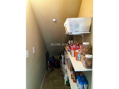 Kitchen. Pantry
