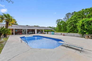 13217 Three Oaks Dr, Moss Point, MS 39562 - photo 2