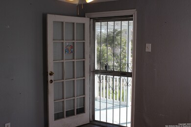 859 Thompson Place unit 1, San Antonio, TX 78226 - photo 2