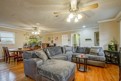 This is a great space with plenty of room to enter