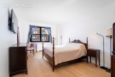 Manhattan East unit 8F, New York, NY 10065 - photo 4