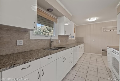 5312 Cambourne Place, West Bloomfield, MI 48322 - photo 2