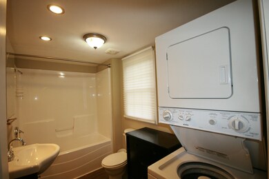 1033 Taylor St, Elkhart, IN 46516 - photo 5