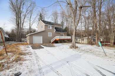 8473 Bumble Bee Way, Tobyhanna, PA 18466 - photo 3