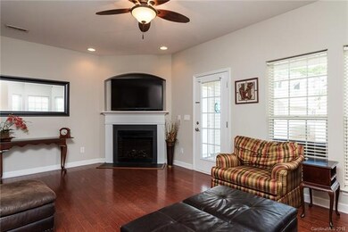 GREAT ROOM W/FIREPLACE