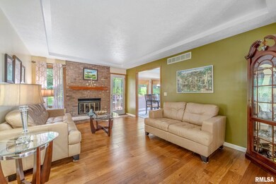 4809 Taylor St, Davenport, IA 52806 - photo 2