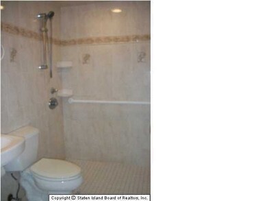 131 Gervil St unit 1, Staten Island, NY 10309 - photo 4