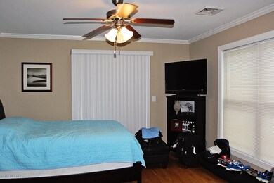 112 Pinewood Dr, Atlantic Beach, NC 28512 - photo 4