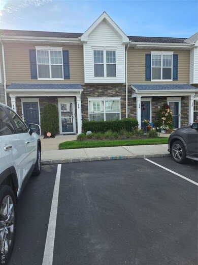 115 Weatherby Ln, Central Islip, NY 11722 - photo 7