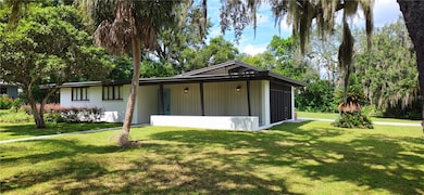 126 E Cypress Ave, Howey In the Hills, FL 34737 - photo 3