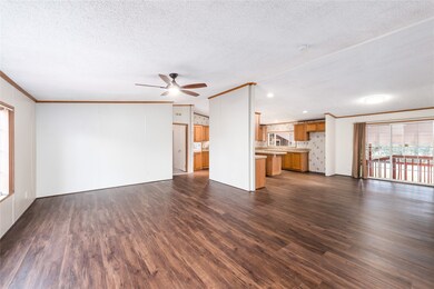 13632 Pinewood Village Dr, Conroe, TX 77302 - photo 7