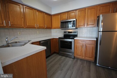 4042 Parkside Ct, Mount Joy, PA 17552 - photo 3