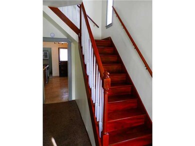 Entry/Foyer.