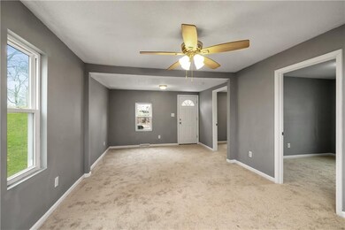 4615 SW 2nd St, Des Moines, IA 50315 - photo 2