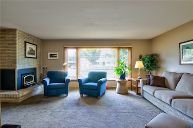 327 W Fillmore Ave, Eau Claire, WI 54701 - photo 3