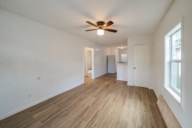 3710 Cactus St unit 3710, Houston, TX 77026 - photo 6