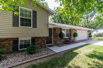 1703 N Mapleview