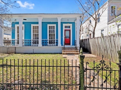 Fenced in Front Yard.